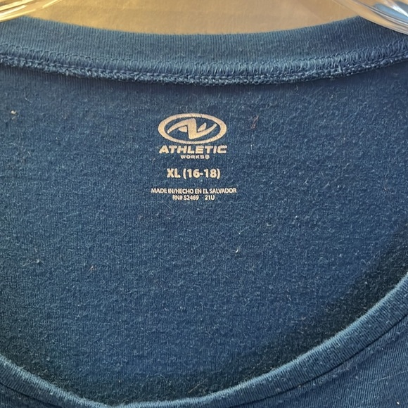 XL athletic shirt - Picture 3 of 4